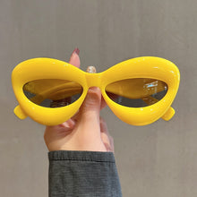 Cargar imagen en el visor de la galería, Cat Eye Sunglasses IAMQUEEN FASHION
